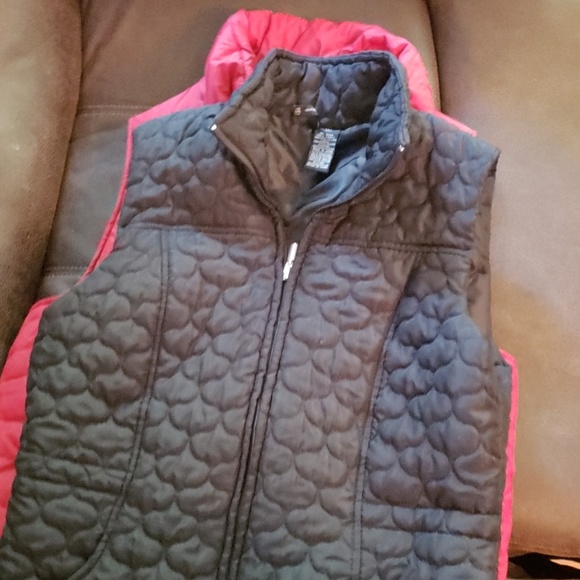 ๐ฏSold๐ฏ๐ฏ VEST - Picture 4 of 4